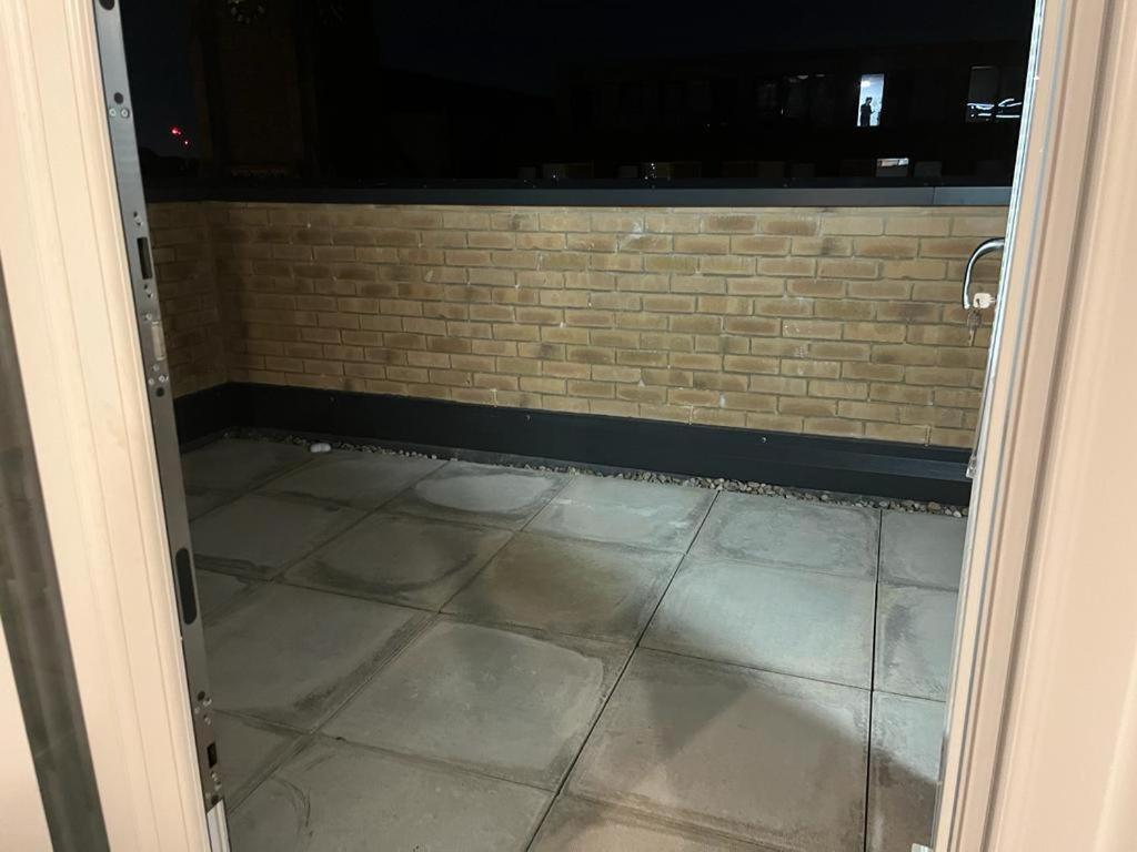 Enjoy An Ensuite In A Shared Close To Centre