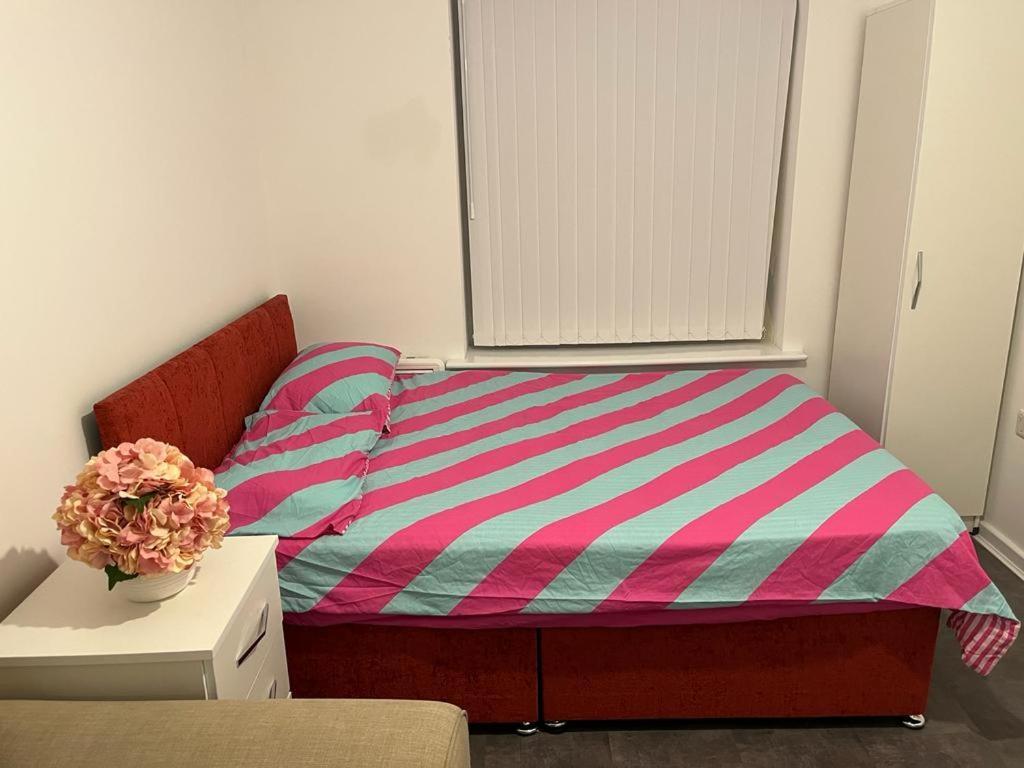 Enjoy An Ensuite In A Shared Close To Centre *